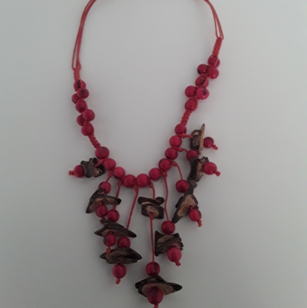 Women's  tagua necklace.(code:ACPR-N-003)